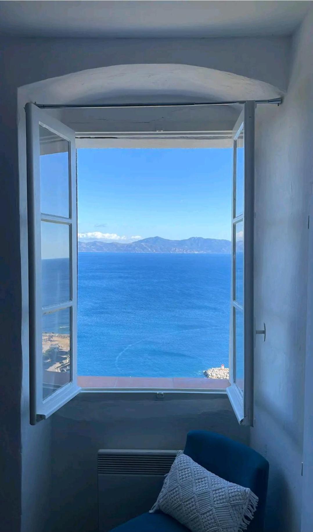 Appartement Vue Mer En Plein Centre De Cargèse Eksteriør billede